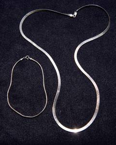lot 577 image: Sterling Silver Necklace and Bracelet Set