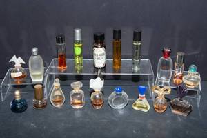 lot 447 image: Vintage Perfume Bottles  Assorted Lot