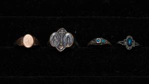 lot 546 image: AntiqueVintage Rings  Set of Four