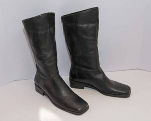 lot 542 image: Naturalizer Leather Boots  Size 8.5