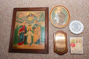 lot 544 image: Religious Wall Art  Set of Pieces
