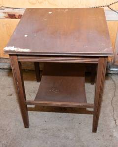 lot 585 image: Small Vintage Wooden Table