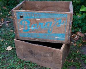 lot 589 image: Two Vintage Wooden Crates  Including Barqs Root Beer