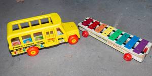 lot 565 image: Vintage Fisher-Price Toys  School Bus (1965) & Pull-a-Tune (1964)
