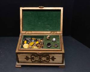 lot 412 image: Musical Jewelry Box with Contents