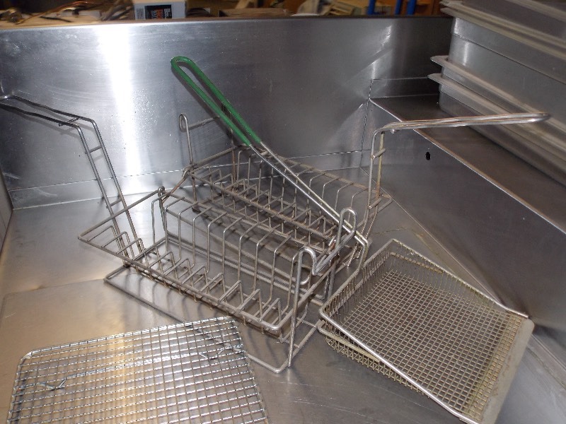 lot 19 image: Lot of (4) Deep Frying Accessories