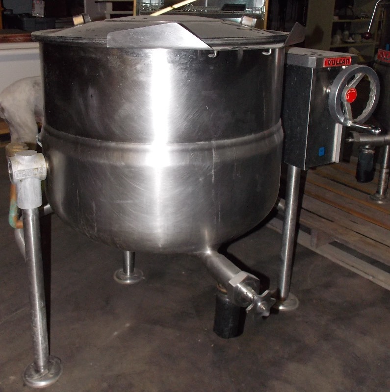 lot 7 image: Vulcan DLT-40 Direct Steam Tilting Kettle 40 Gallon