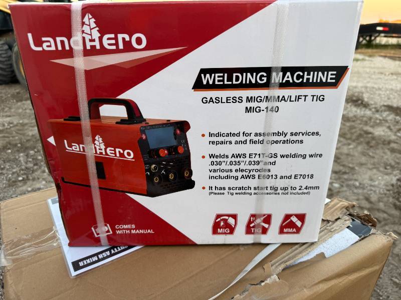 lot 124 image: 2025 Unused landhero Voltage 110 V15% WELDING MACHEINE