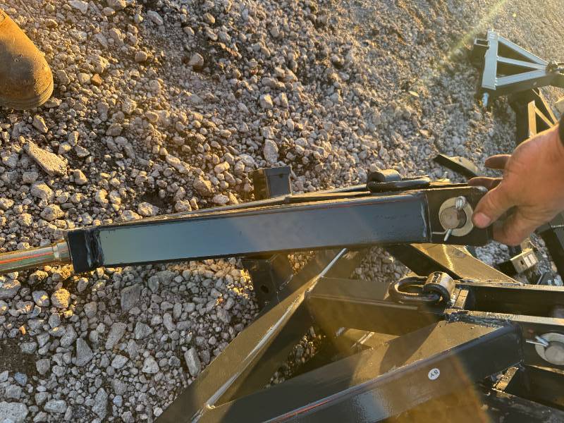 lot 38 image: Unused 2025 WOLVERINE Skid Steer Class 2 Quick Hitch