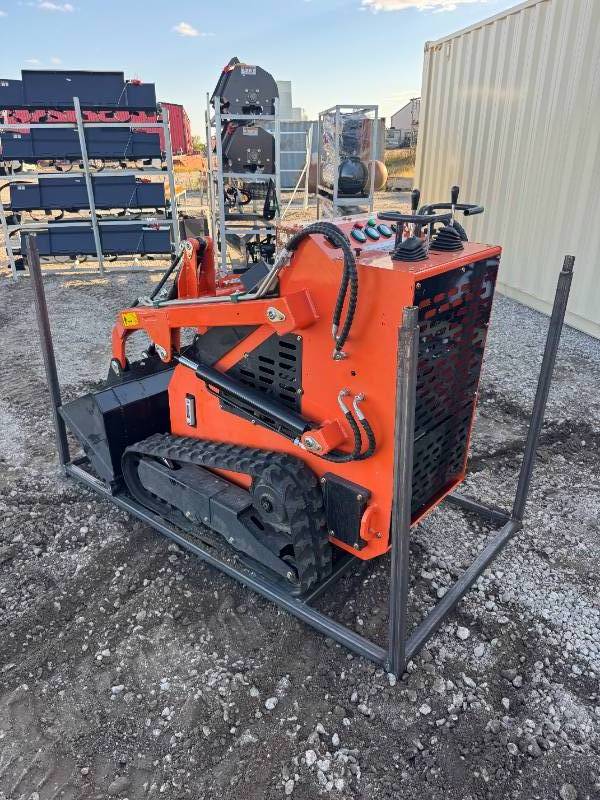 lot 81 image: Unused 2025&nbspLANDHERO Mini Skid Steer Loader