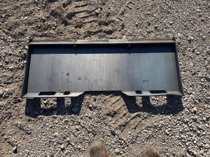 lot 62 image: YINTATECH 14 Universal Quick Attach Mount Plate