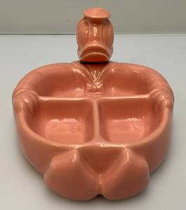 lot 9 image: Vintage 1980s Ceramic Donald Duck Baby Feeding Dish Warmer Pink Hankscraft