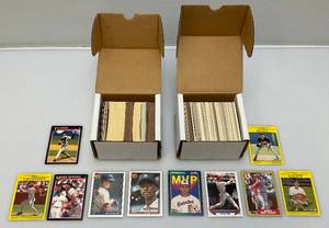 lot 68 image: Misc. Unsorted Baseball Cards
