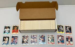 lot 73 image: Misc. Unsorted FLEER Baseball Cards