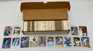lot 78 image: Misc. Unsorted Baseball Cards