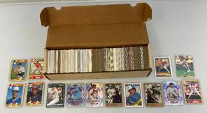 lot 83 image: Misc. Unsorted Baseball Cards