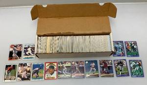 lot 84 image: Misc. Unsorted Baseball Cards