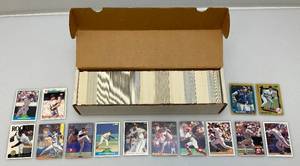 lot 85 image: Misc. Unsorted Baseball Cards