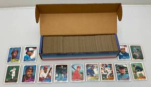 lot 94 image: 1989 TOPPS Baseball Cards
