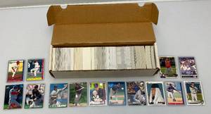 lot 96 image: Misc. Unsorted Baseball Cards