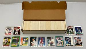 lot 97 image: Misc. Unsorted Baseball Cards