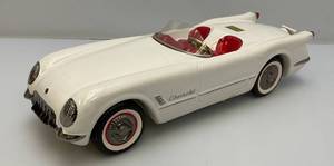 lot 160 image: Jim Beam Collectible Famous First White 1953 Corvette Decanter (Empty)