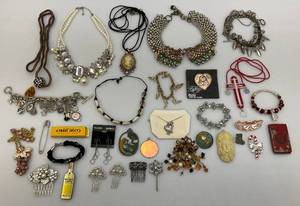 lot 163 image: Misc. Vintage Costume Jewelry Including Cameo And More