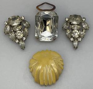 lot 168 image: Very Old Antique Shoe Buttons Including Hand Carved Celluloid And More
