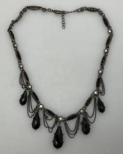 lot 169 image: Vintage Black Stone Gothic Style Necklace