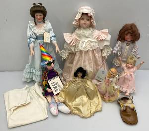 lot 209 image: Misc. Vintage Collectible Dolls