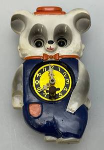 lot 222 image: 1960s Mi-Ken Little Bear Wind Up Clock Japan Made With Moving Eyes (With Key)