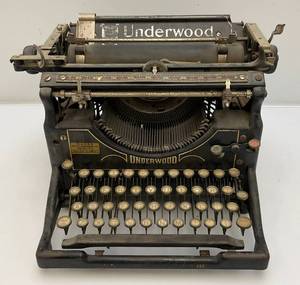 lot 223 image: Antique Underwood Typewriter