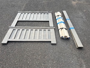 lot 12 image: FULL-SIZE HEADBOARD AND FOOTBOARD SET