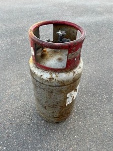 lot 18 image: 30# LP CYLINDER (FULL)