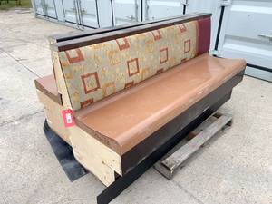 lot 132 image: Restaurant Booths