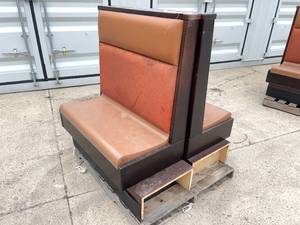 lot 441 image: Dual Restaurant Booths