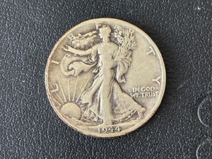 lot 51 image: 1944-D Walking Liberty Half Dollar