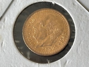 lot 2 image: 1945 Mexico Gold 2 12 Peso Coin 180,000 Minted