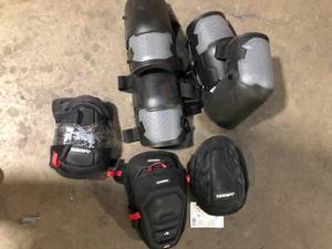 lot 10 image: Lot of Assorted Knee Pads Various Models and Conditions Customer Returns See Pictures