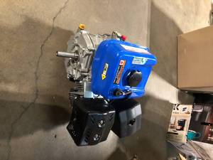 lot 26 image: DUROMAX 420cc 1 in. Gasoline Multi-Purpose Horizontal Key Shaft Recoil Start Portable Engine 50-State Broken Customer Returns See Pictures