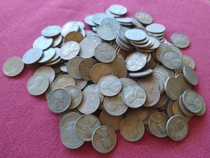 lot 11 image: (200) Wheat Pennies