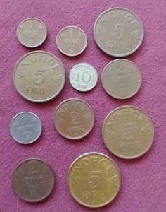 lot 20 image: (11) Vintage Scandinavian Coins - Mostly Norwegian