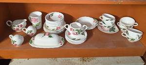 lot 2020 image: 35-Piece White tea set with pink flowers