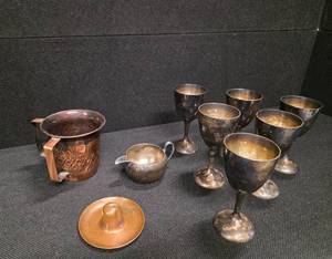 lot 2019 image: Assortment of Copper and Silver (plated) Trinkets