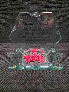 lot 2046 image: Pretty Glass Mothers Day Plaque