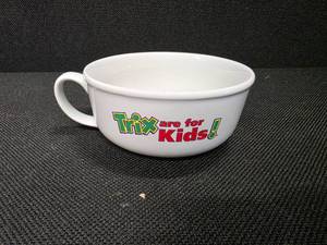 lot 2048 image: Collectable TRIX Cereal Bowl