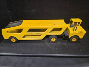 lot 2067 image: Vintage Mighty Tonka Car Carrier Toy