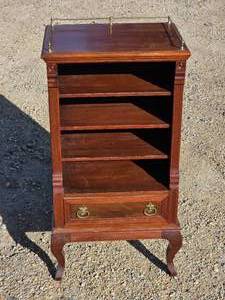 lot 2092 image: Antique Mahogany 3-Teired Shelf with Brass Hardware