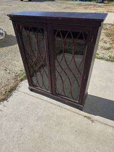 lot 2099 image: Antique Vintage Mahogany Bookcase with Glass Doors
