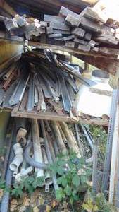 lot 12 image: Contents of Side of the Building